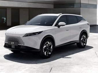 В России отозвали более 2,5 тысячи кроссоверов Omoda C7