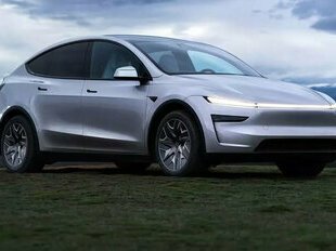 Компания Tesla построила шестиместный кроссовер Model Y