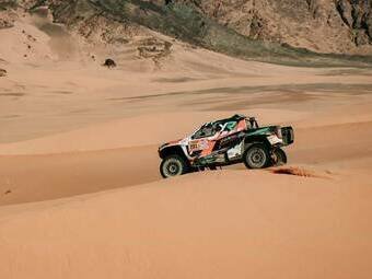 Победитель "Дакара-2025" сошел с дистанции "Дакара-2026"