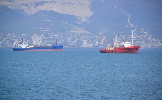 Специалисты Росприроднадзора взяли пробы воды в районе крушения парохода "Адмирал Нахимов"