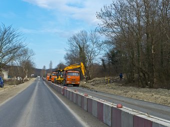 На обходе Сочи начались работы по стабилизации оползневого участка