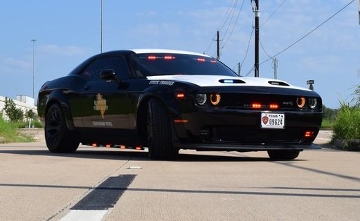 Конфискованный у любителя нелегальных гонок масл-кар Dodge Challenger SRT Hellcat Redeye передали полиции