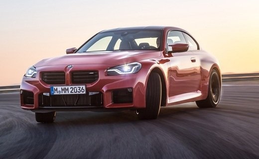 Компания BMW официально представила "заряженное" 460-сильное купе M2 второго поколения