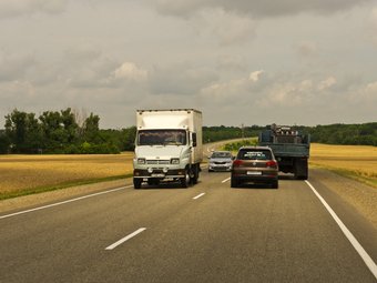 Есть маршрут в Крым в объезд Крымского моста, но им почти никто не пользуется