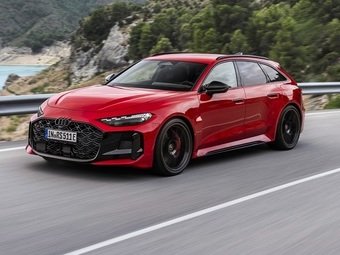 Компания Audi представилы "заряженный" гибрид RS5, который заменит старые RS4 и RS5