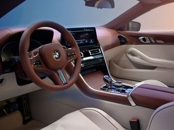 Компания BMW представила на Concorso d'Eleganza Villa d'Este 2025 шутинг-брейк Speedtop, который выпустят в количестве 70 штук