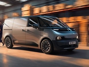 Renault Trafic Van E-Tech electric стал «Фургоном года - 2027»