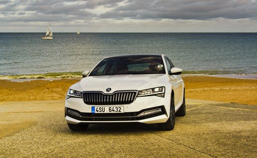 Французский тест-драйв обновлённого ŠKODA SUPERB