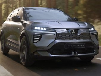 Mitsubishi Eclipse Cross получил обновления, заимствованные у своего двойника Renault Scenic E-Tech