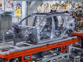 В России запустили 80% оставленных иностранцами автозаводов