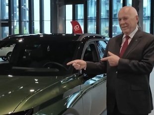 Сергей Чемезов протестировал LADA Azimut и высоко оценил новый кроссовер АВТОВАЗа