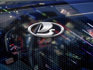 В рамках ПМЭФ-2025 покажут новый кроссовер Lada: его уже заметили на стенде