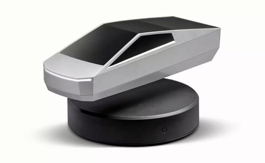 Компания Tesla выпустила оригинальный подарок для своих фанатов - парящий вариант пикапа Cybertrack