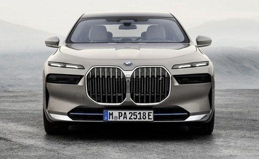 Глава BMW Оливер Ципсе заявил, что в 2023 году появится бронированная версия электрического седана BMW i7