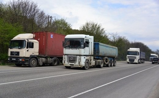 С 27 октября на Кубани ограничивается передвижение грузовиков, следующих в направлении Крыма через Керченскую переправу
