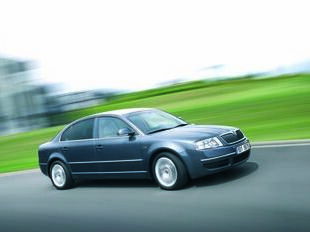 Škoda Superb отмечает 25-летие: четверть века комфорта, простора и инноваций