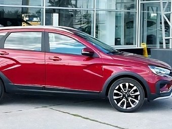 Lada Vesta получила новый цвет – «Фламенко»