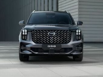 В Россию привезли обновленный кроссовер GAC GS8 GL