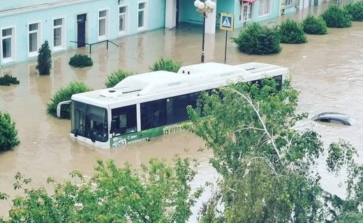 Глава Крыма Сергей Аксёнов сегодня осматривал пострадавшие от наводнения районы полуострова