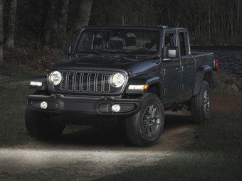 Пикап Jeep Gladiator получил версию Dark Sky