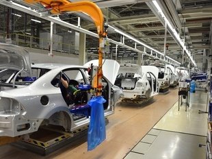Кабмин дополнительно выделит на развитие автопрома 15 млрд рублей
