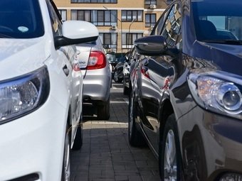 АЕБ: Продажи новых автомобилей в РФ по итогам 11 месяцев упали на 19 процентов