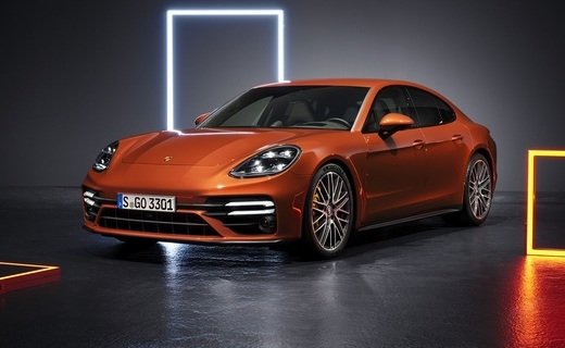 Базовый и, соответственно, самый доступный вариант Porsche Panamera стоит от 6 940 000 рублей