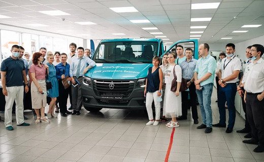 В Краснодаре дистрибьютор бренда ГАЗ – компания "Авторитэйл Юг" при поддержке группы компаний «Современные транспортные технологии» ( ГК «СТТ») провел презентацию автомобиля нового поколения «ГАЗель NN»