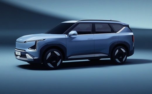 Компания Kia представила на автосалоне в Чэнду в Китае серийную версию полностью электрического компактного кроссовера EV5