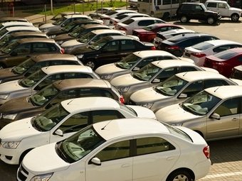 АЕБ: Продажи новых автомобилей в РФ в январе 2026 года упали на 16 процентов