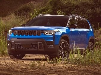 Компания Jeep официально представила новое шестое поколение среднеразмерного кроссовера Cherokee