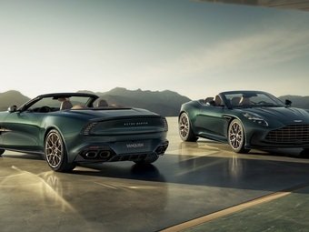 Компания Aston Martin отметила 60-летие своего первого кабриолета Volante юбилейными спецверсиями моделей DB12 и Vanquish