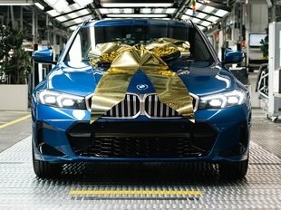 Завод BMW в Мюнхене выпустил трехмиллионный электрифицированный автоомобиль