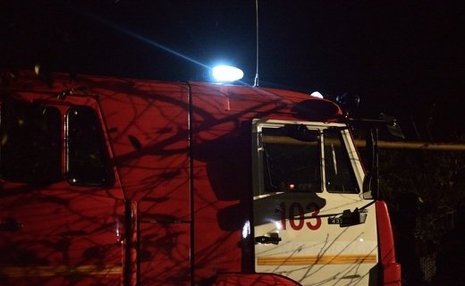 Вечером 28 августа в трёх километрах от станицы Новомышастовской произошло ДТП, в результате которого сгорел грузовик КамАЗ
