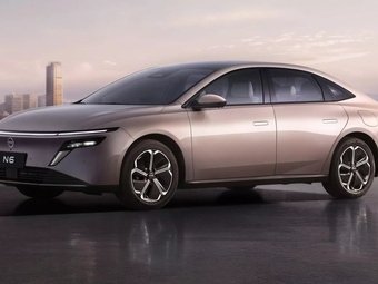 Компания Nissan представила седаны N6 и Teana