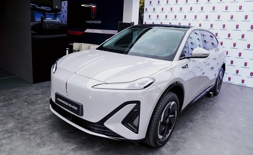 Китайская компания Hongqi вывела на европейский рынок электрический кроссовер EHS5