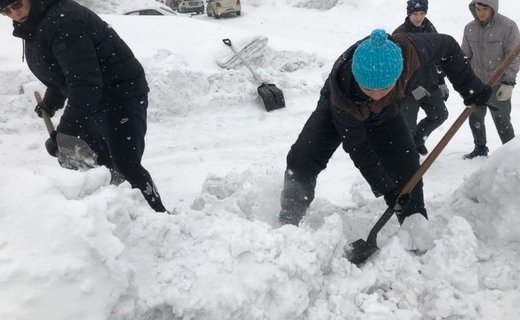 Сегодня, 20 февраля, в 19 муниципалитетах республики жители вышли на уборку снега