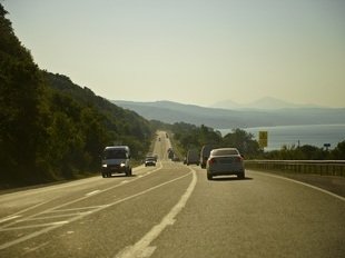 ГАИ Кубани предупредила об увеличении транспортного потока к местам отдыха