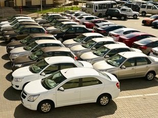 Глава "Автостата" назвал количество нераспроданных новых автомобилей в РФ