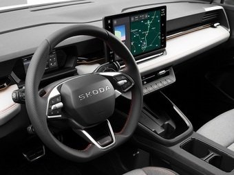 Компания Skoda официально рассекретила свой новый большой электрический кроссовер Peaq