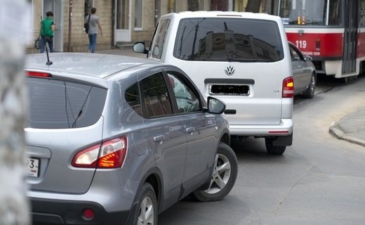 В России устранили "лазейку" для излишне тонированных автомобилей, которой активно пользовались иностранные граждане