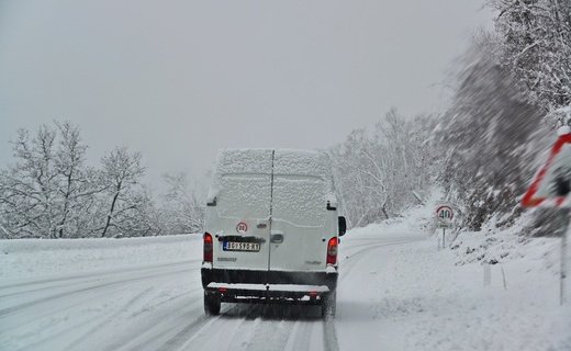 Непогода стала причиной ограничения движения через Агойский перевал