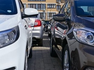 АЕБ: Продажи новых автомобилей в РФ по итогам 11 месяцев упали на 19 процентов