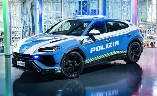 Государственная полиция Италии взяла на службу "заряженный" кроссовер Lamborghini Urus Performante