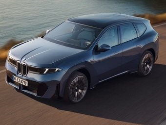 Компания BMW представила базовый вариант электрокроссовера iX3