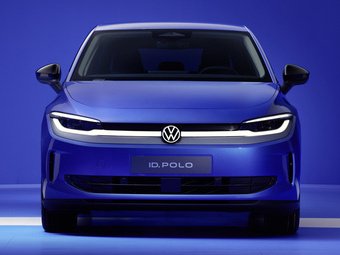 Компания Volkswagen представила седьмое поколение модели Polo, которая лишилась ДВСи стала полностью электрической