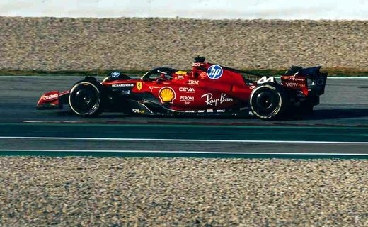 Перешедший из Mercedes в Ferrari семикратный чемпион "Формулы 1" Льюис Хэмилтон в ходе тестов разбил свой болид
