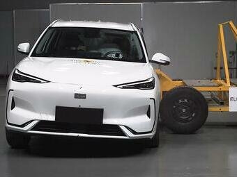 Электрокроссовер Geely EX5 получил пять звезд за безопасность от Euro NCAP