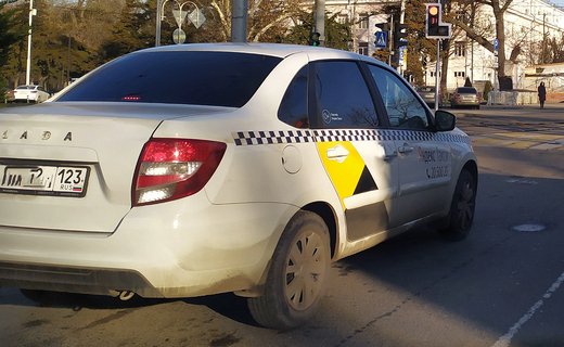 Стали известны цены на топовые комплектации Lada Granta