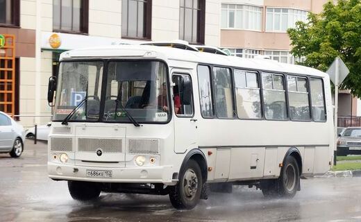 На Ставрополье заметили, возможно, "антикризисный" вариант автобуса ПАЗ с семидюймовыми фарами советского образца